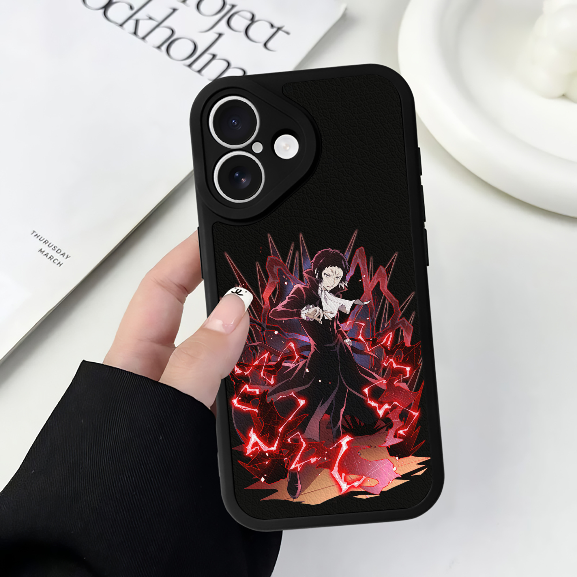 （画像用） 文豪ストレイドッグス Bungo Stray Dogs 【iPhone 16シリーズ対応】シリコンスマホケース（レザー調） 材質：シリコン